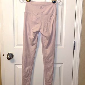 Light pink TnaCHILL legging